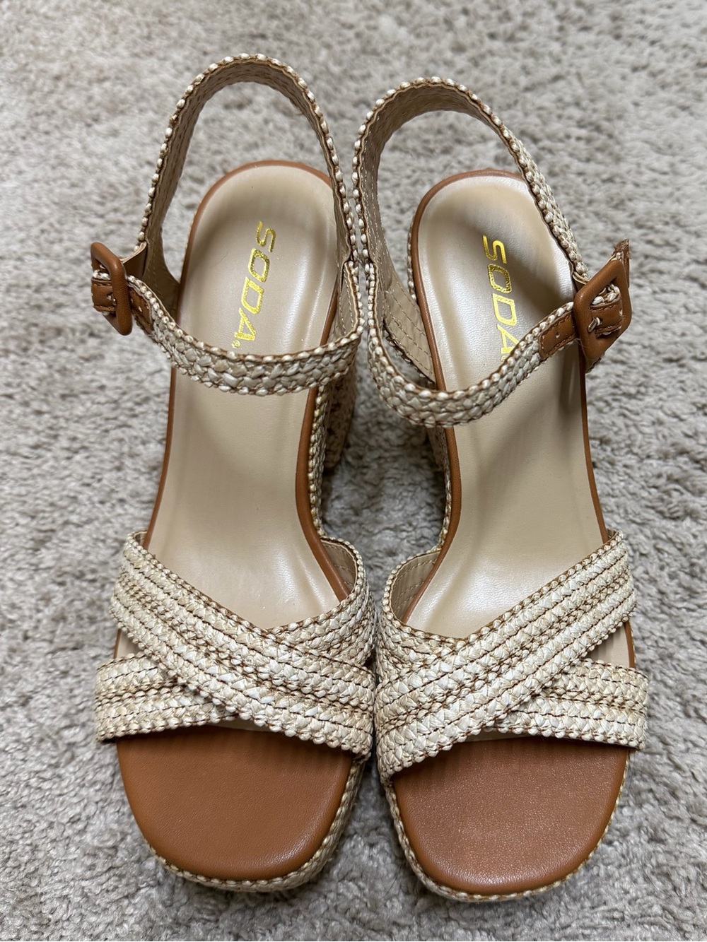 SODA Women’s Woven Raffia Block Heel Sandals Tan Cream Size 8 New Without Tags